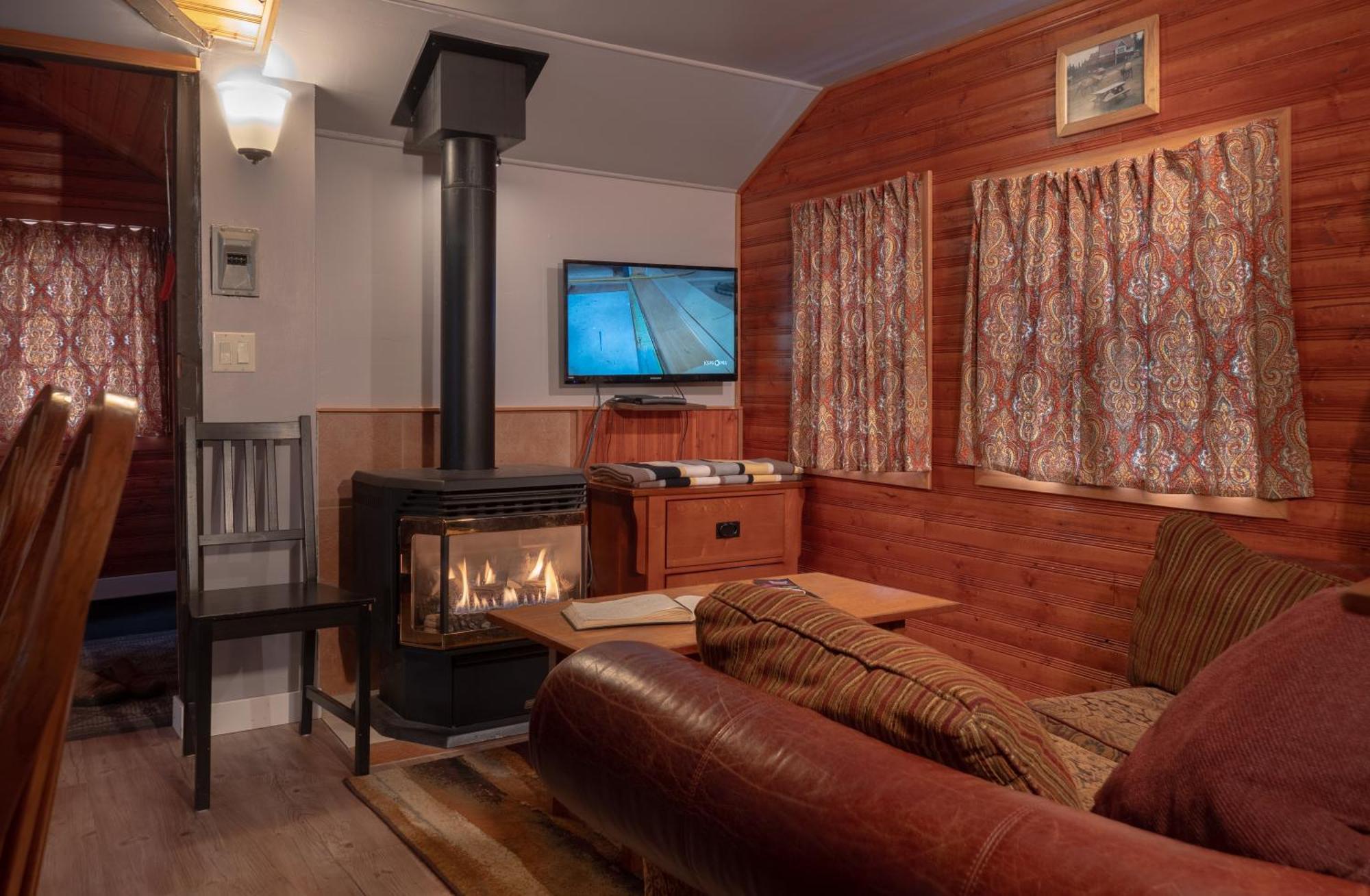 Hillside Bungalows Banff Exterior foto