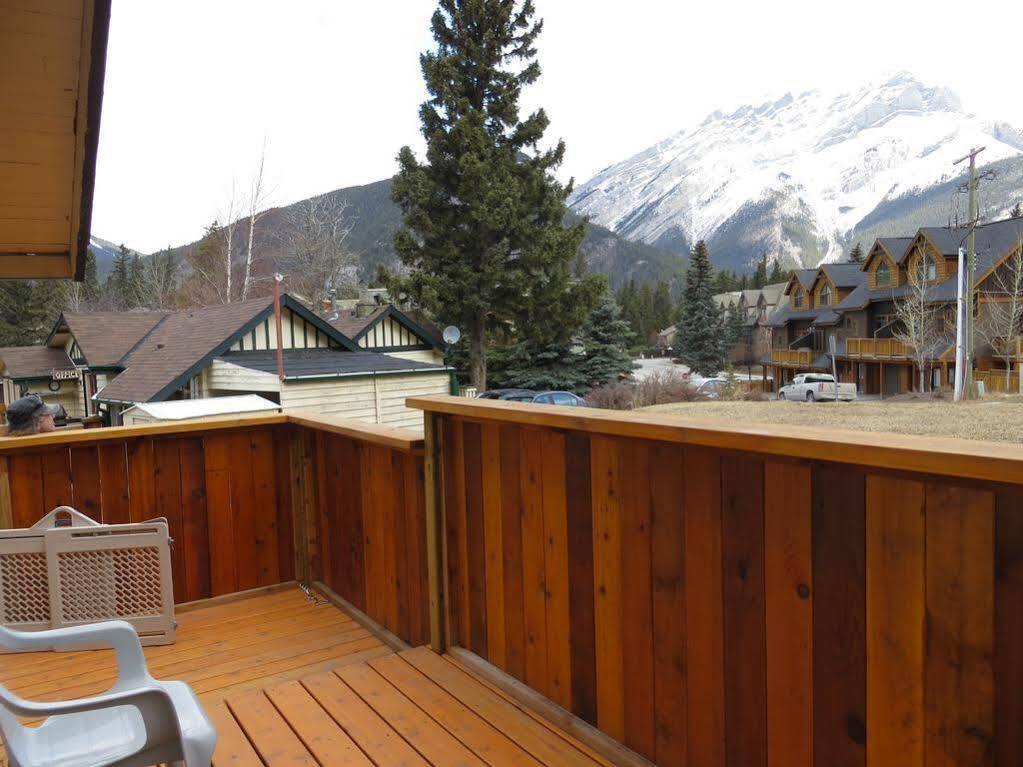 Hillside Bungalows Banff Exterior foto